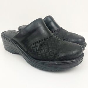 Born Slip On Black Clogs Size 7